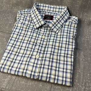 UNTUCKit Large Slim Fit